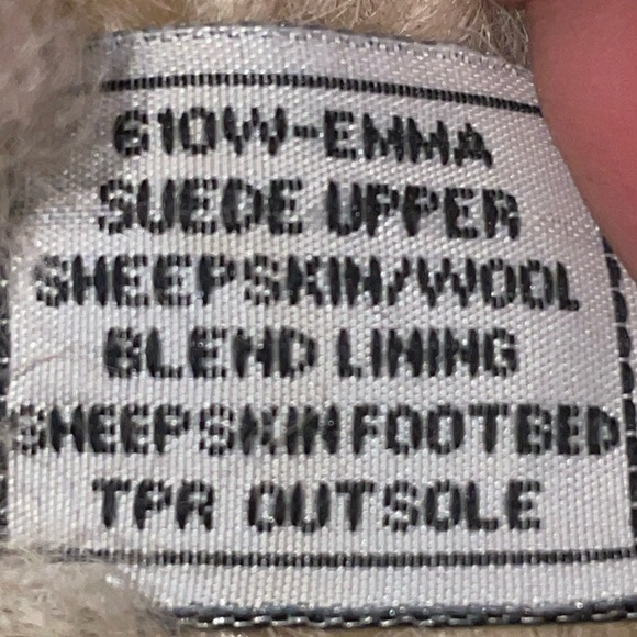 BearPaw Emma Low Sheepskin/Wool Lined Suede boots. Size 7 - Picture 2 of 12